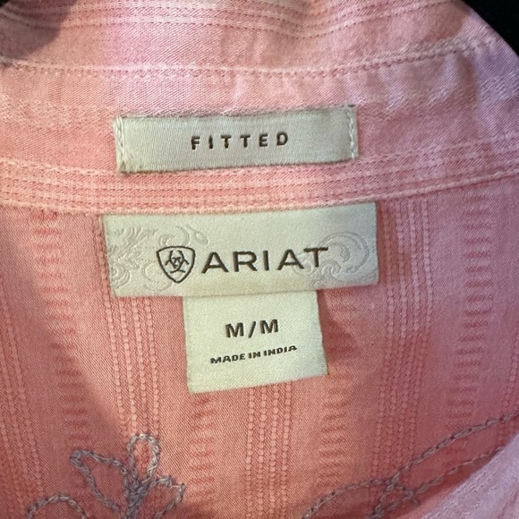 Ariat women’s fitted western style with flower embroidery dark pearl snaps - Picture 5 of 13